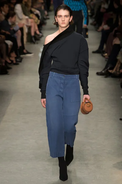 Look 33